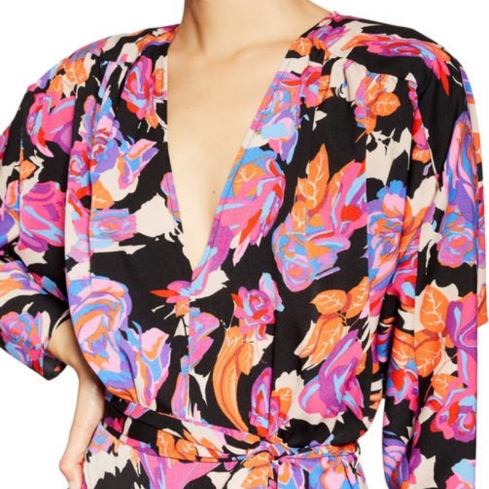 Top Shop with tags. Mid length I’d say. Gorgeous in color. Size US 2